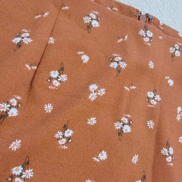 Aeropostale Floral Print skirt side front slit Size Large - Picture 5 of 13